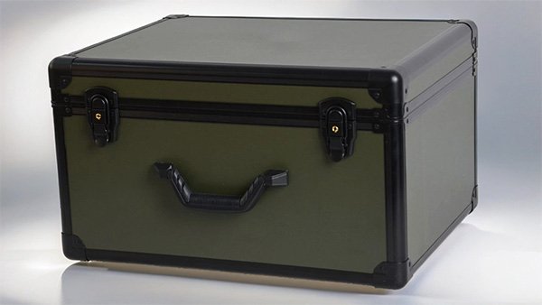 aluminum suitcase with color customization
